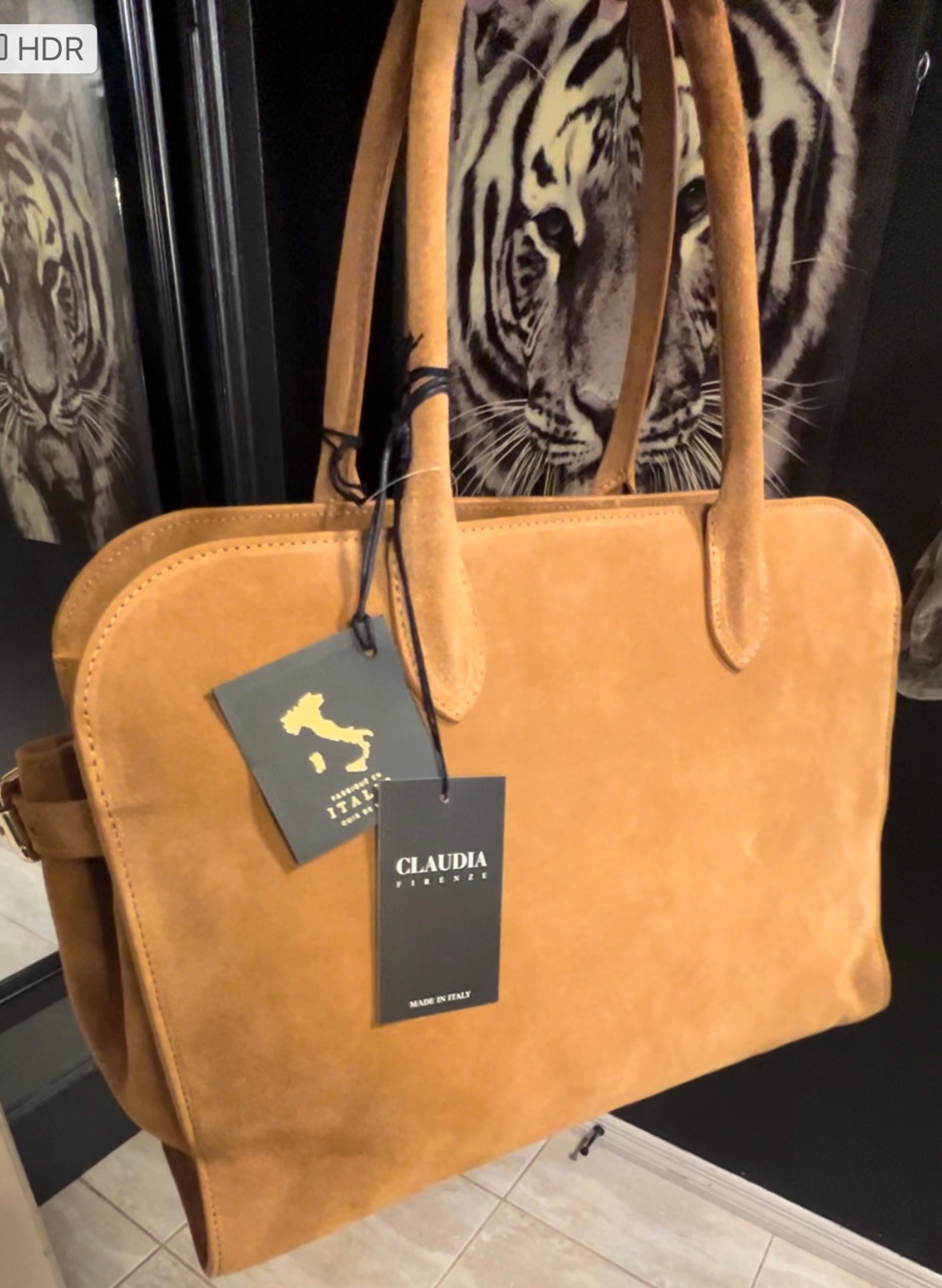 NWT-CLAUDIA FIRENZE VIRAL
"CARAMEL", Made In Italy, Suede
MARGUAX Satchel