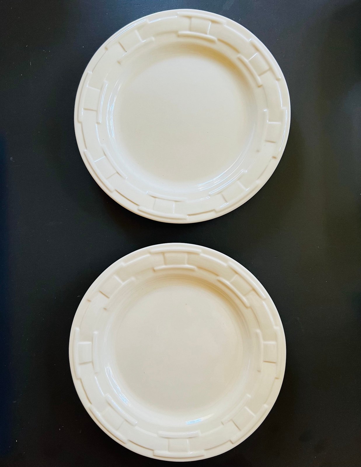 Longaberger Pottery Woven Traditions Round Ivory Luncheon Plates