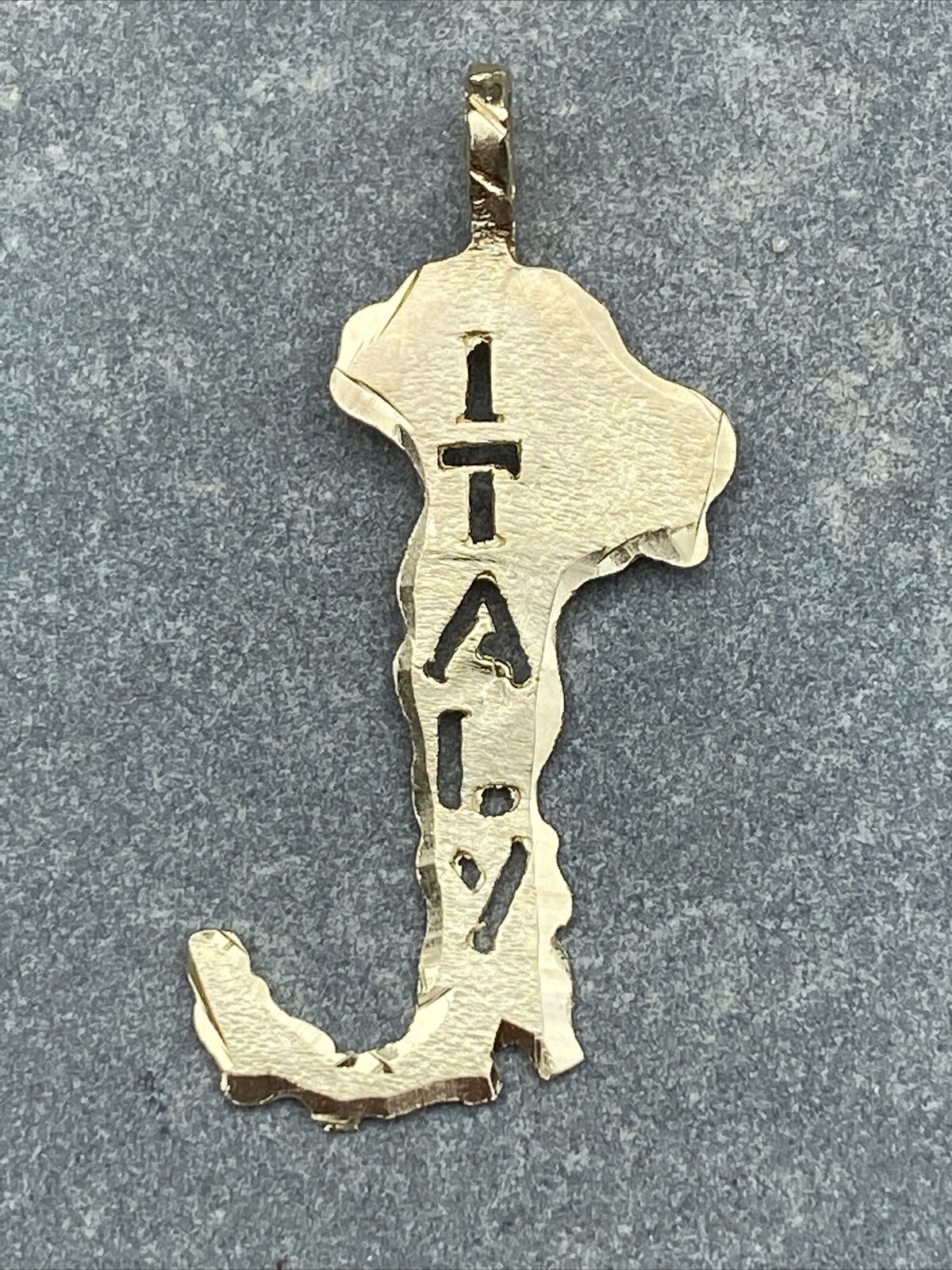 Vintage 14K Yellow Gold Country of Italy Charm or Pendant