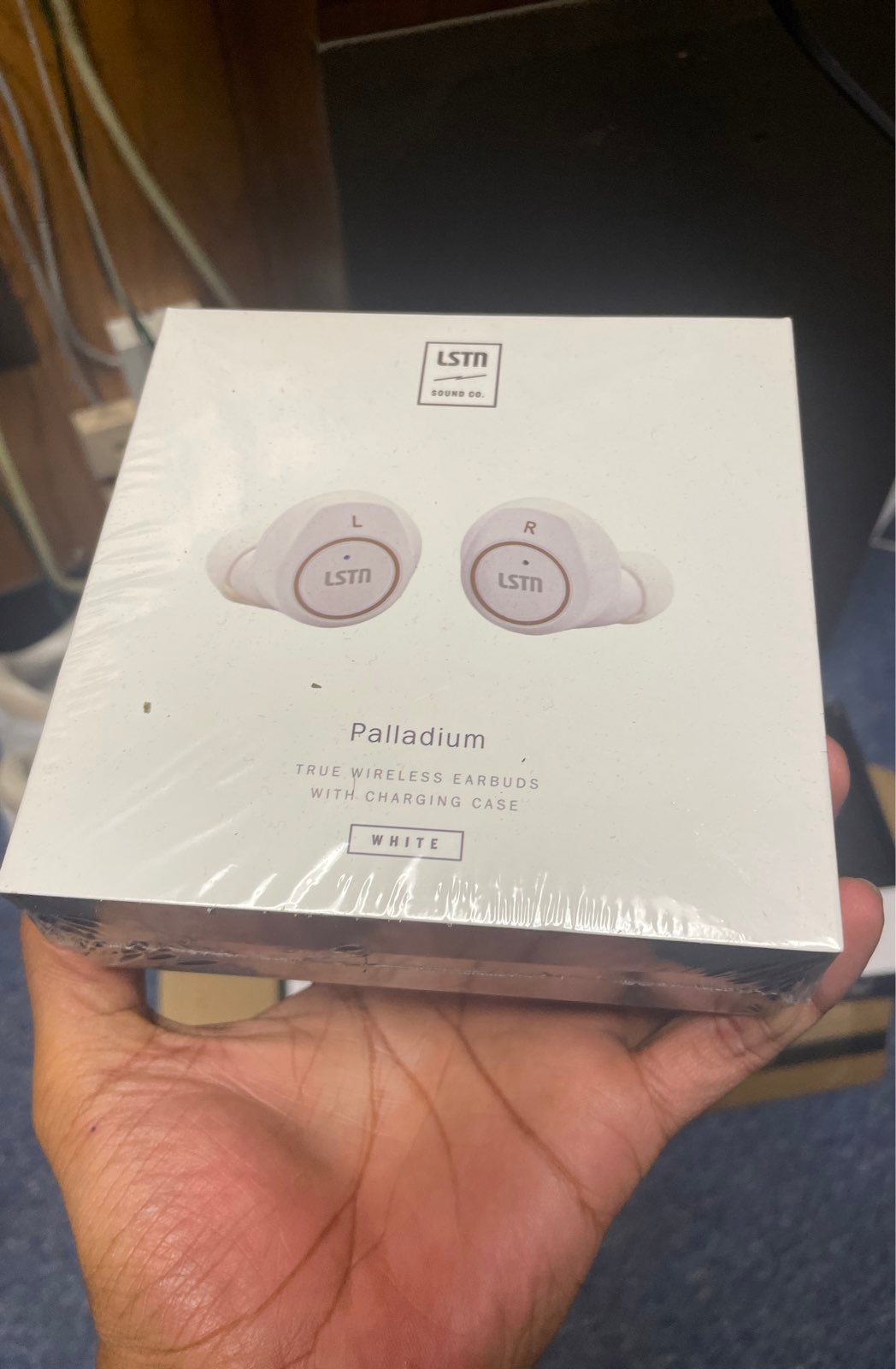 Earbuds Wireless Headphones in White