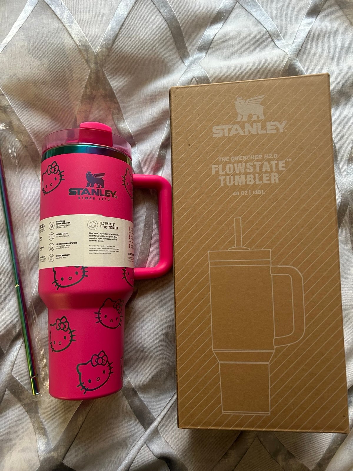 HELLO KITTY x STANLEY TUMBLER 40oz