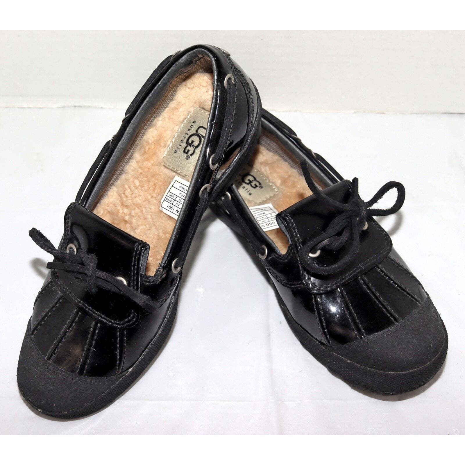 UGG Ashdale Duck Shoes Women's 6 Black Patent Leather Shearling Lined 1901