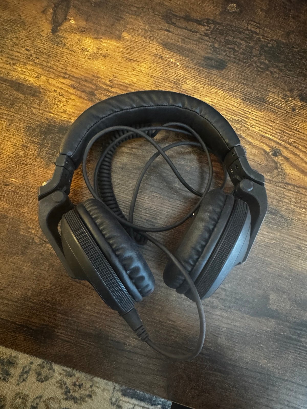 Pioneer DJ HDJ-X5 professional DJ headphones.