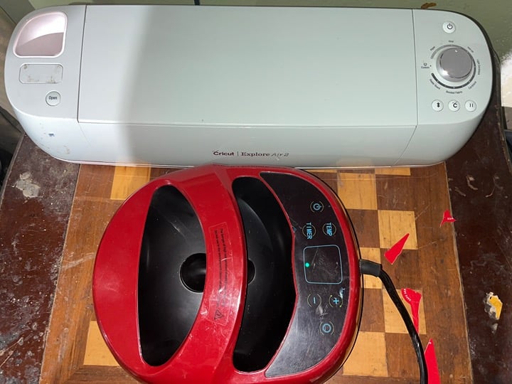 Cricut CXPL202 Explore Air 2 DYI Smart Cutting Machine Bundle With Heat Press