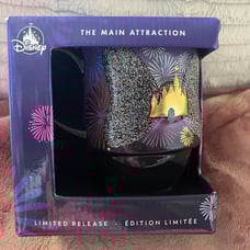 Minnie Mouse Main Attraction Surprise Castle Mug