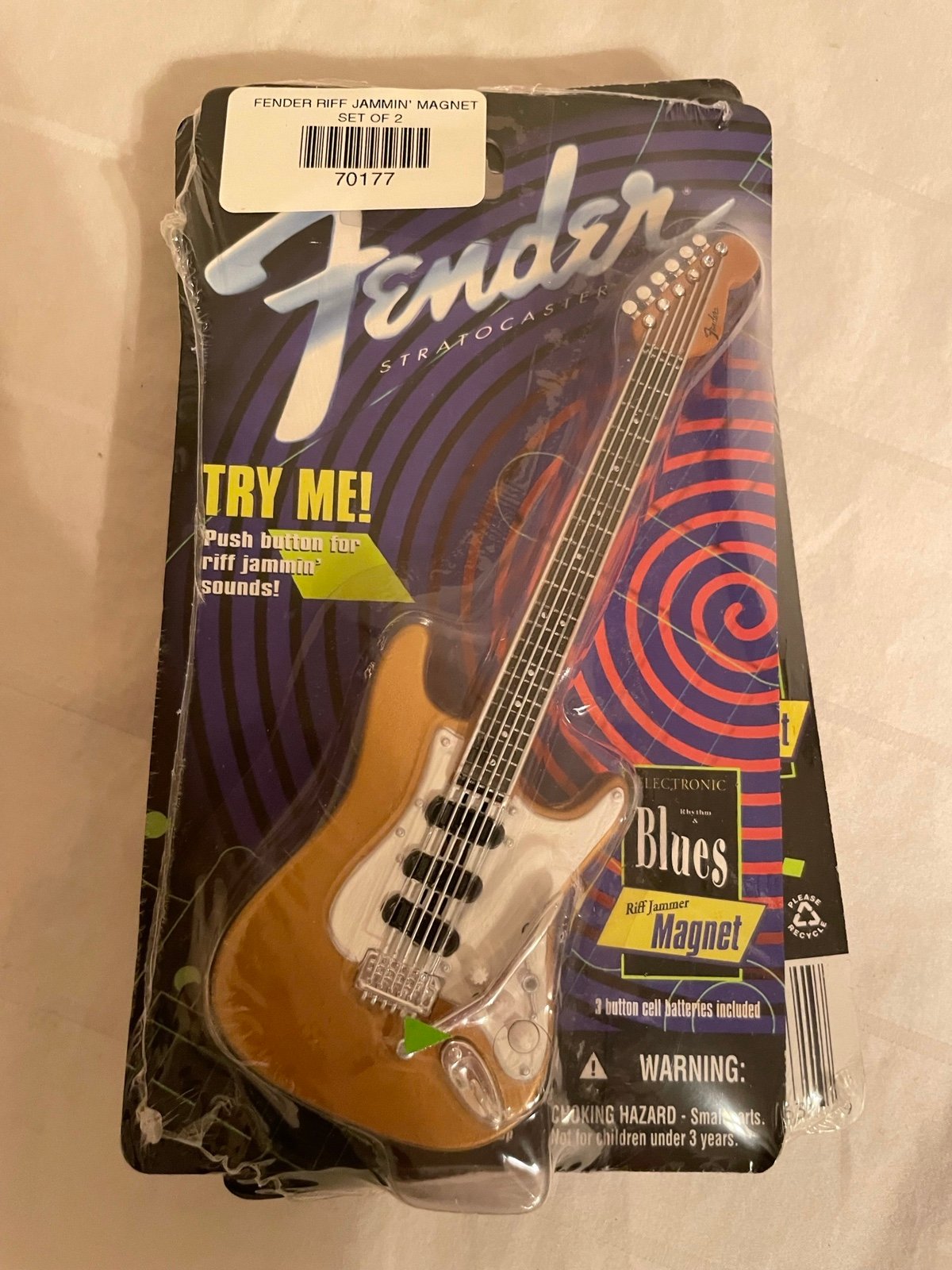 Lot of 2 Trendmasters Fender Stratocaster Riff Jammer Magnet 1996 Guitar NEW