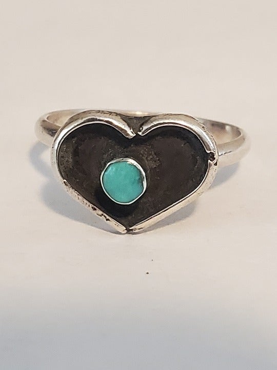 Sz6.5 estate vintage navajo sterling silver and turquoise heart ring