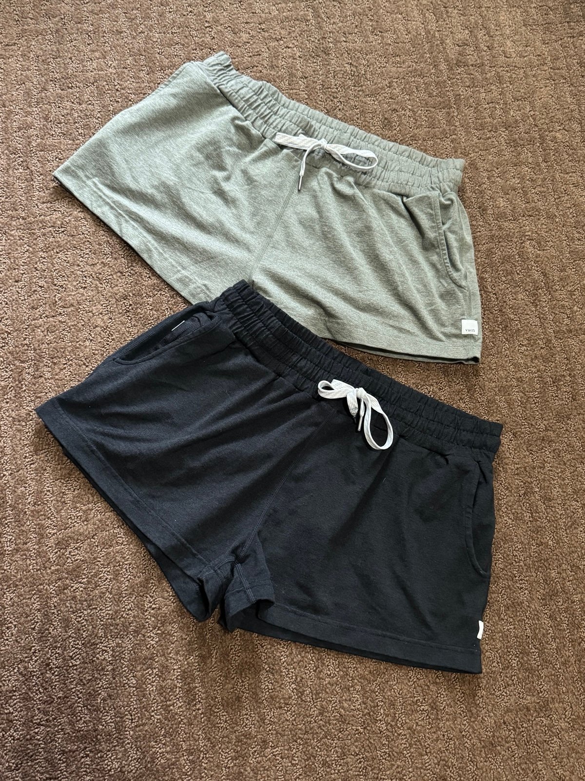 Vuori Women Halo Performance Shorts bundle size medium