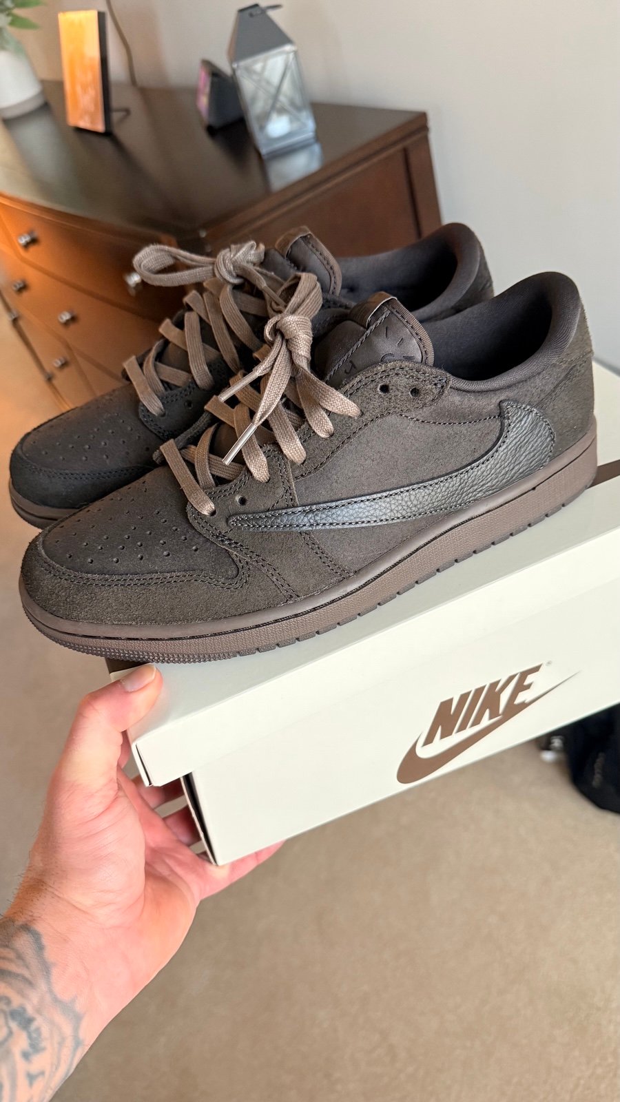 Travis Scott velvet brown