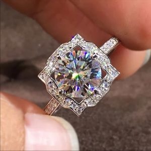 New Delicate 925 Silver engagement Diamond Ring