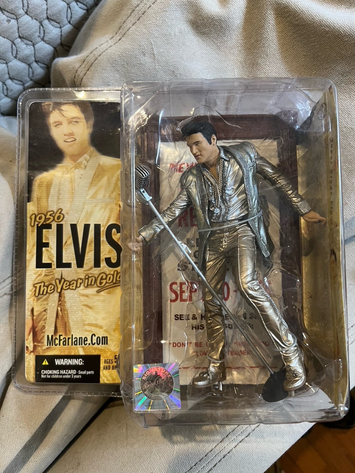 Elvis figure - McFarlane.com