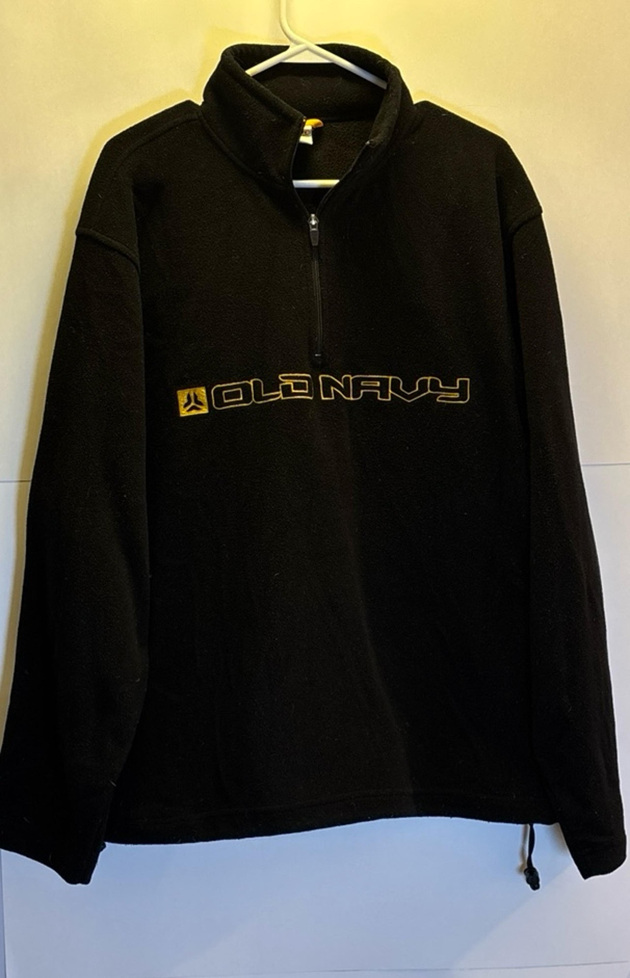 Vintage Y2K Men’s Old Navy Embroidered Fleece Pullover (XL)