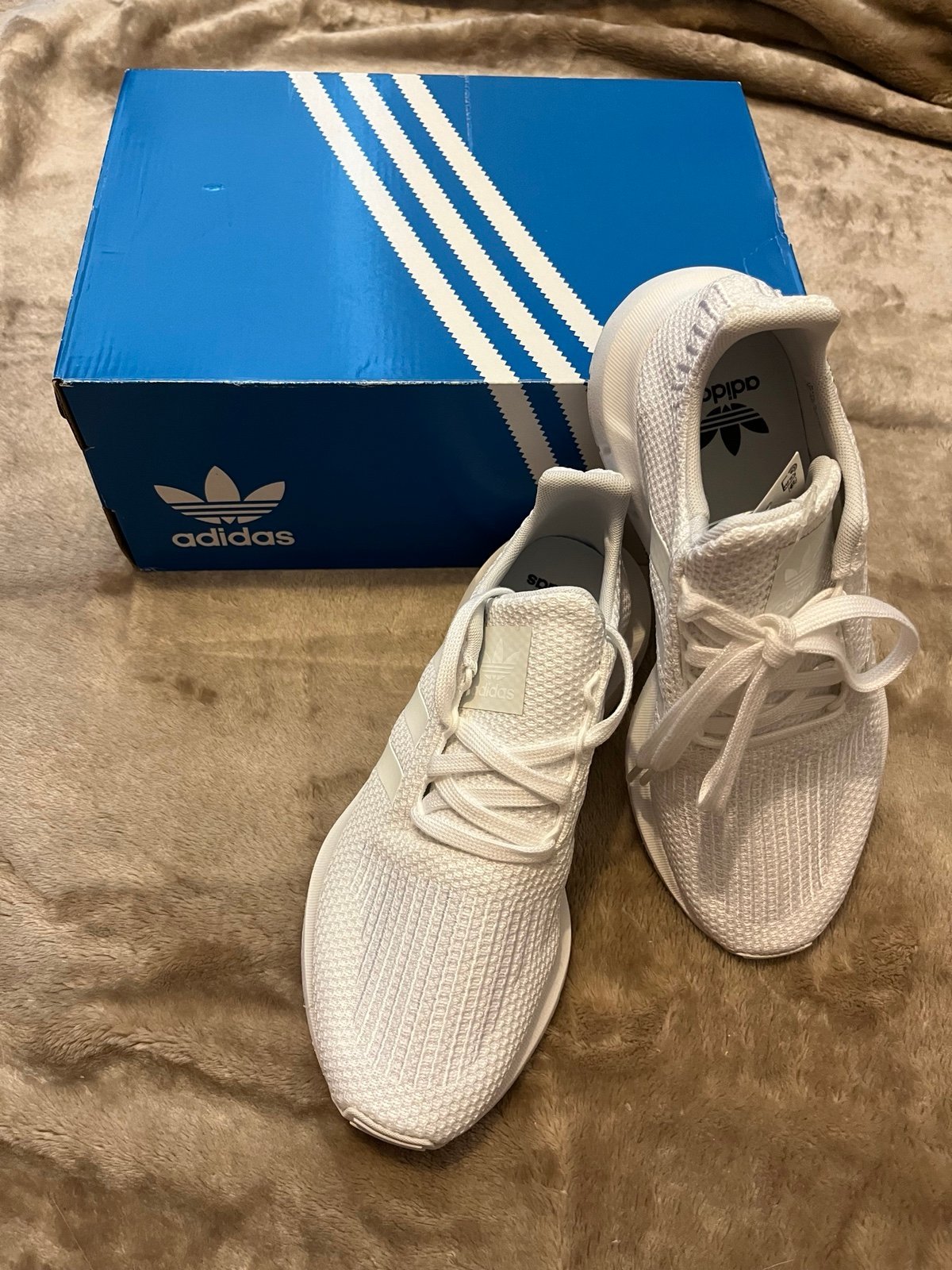 Adidas Swift Run J White Sneaker - US BIG KID 6