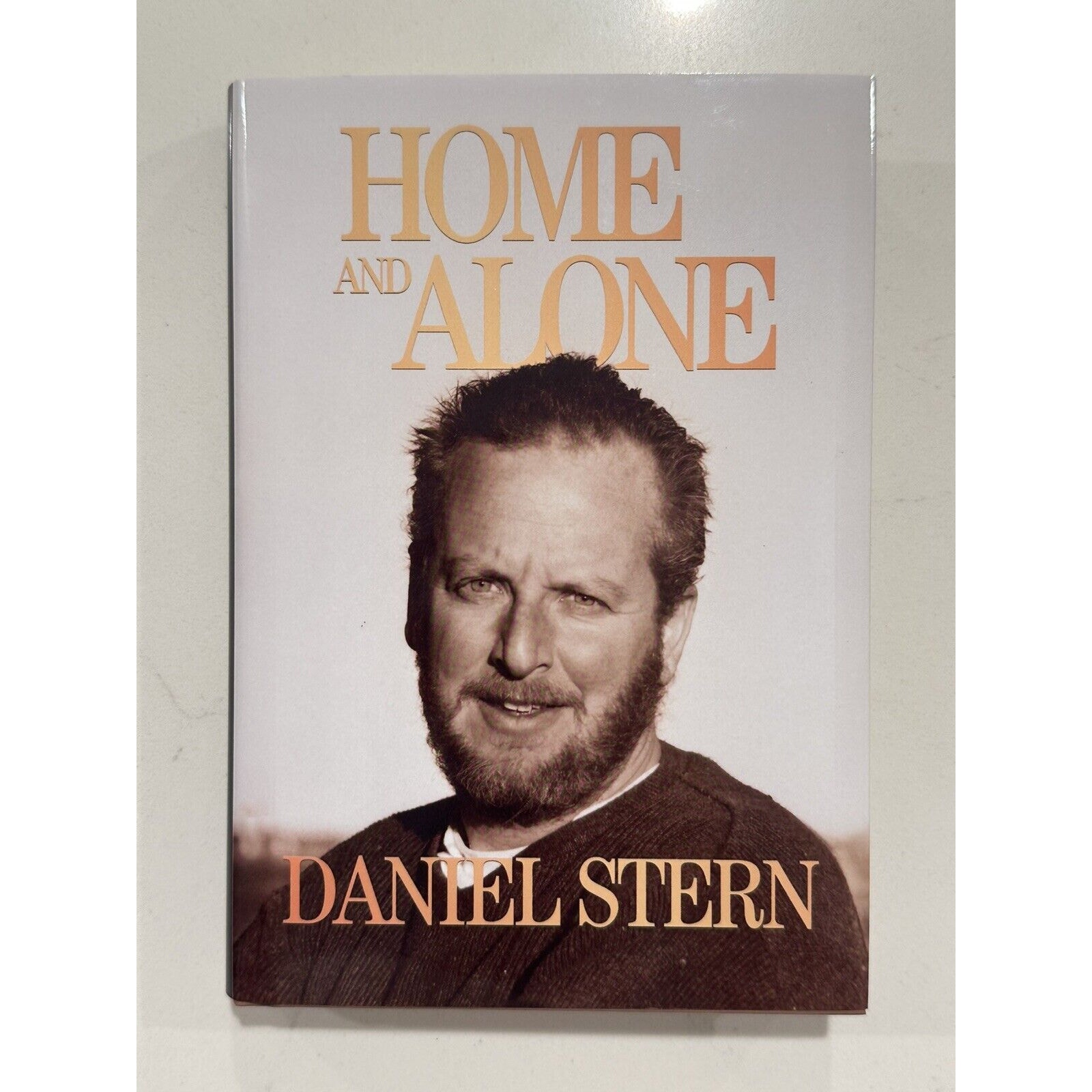 Daniel Stern Signed Home And Alone Book AUTOGRAPHED Home Alone COA