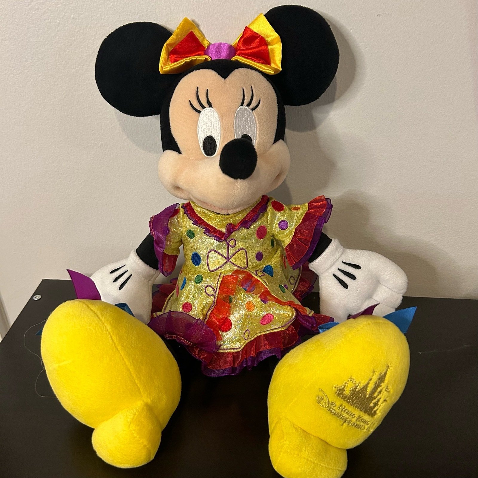Disneyland Hong Kong 10 Year Exclusive Minnie Mouse Plush 16 RARE Gold Dress