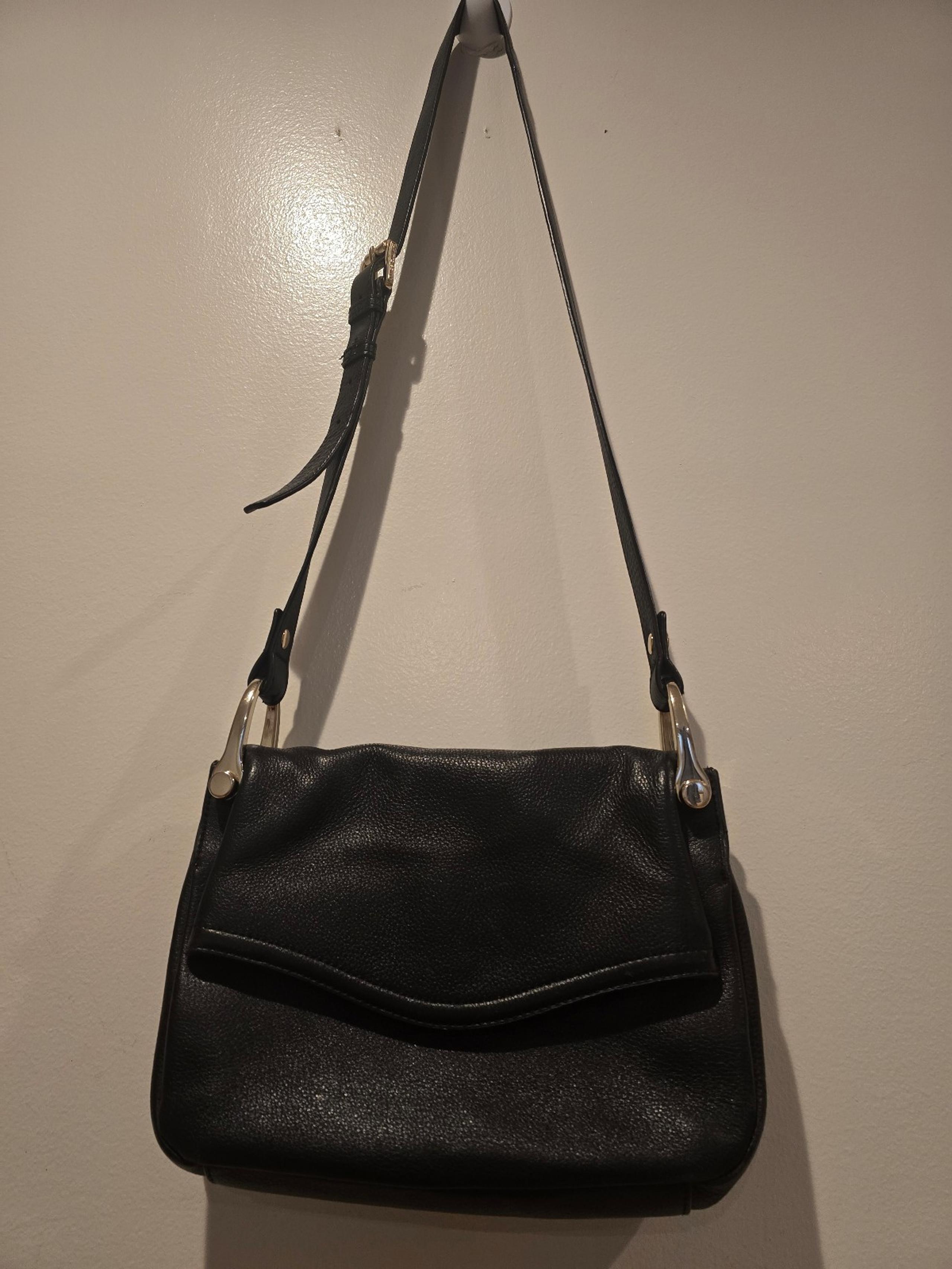 VINCE CAMUTO Black Matte Leather Crossbody Bag - Excellent Condition!