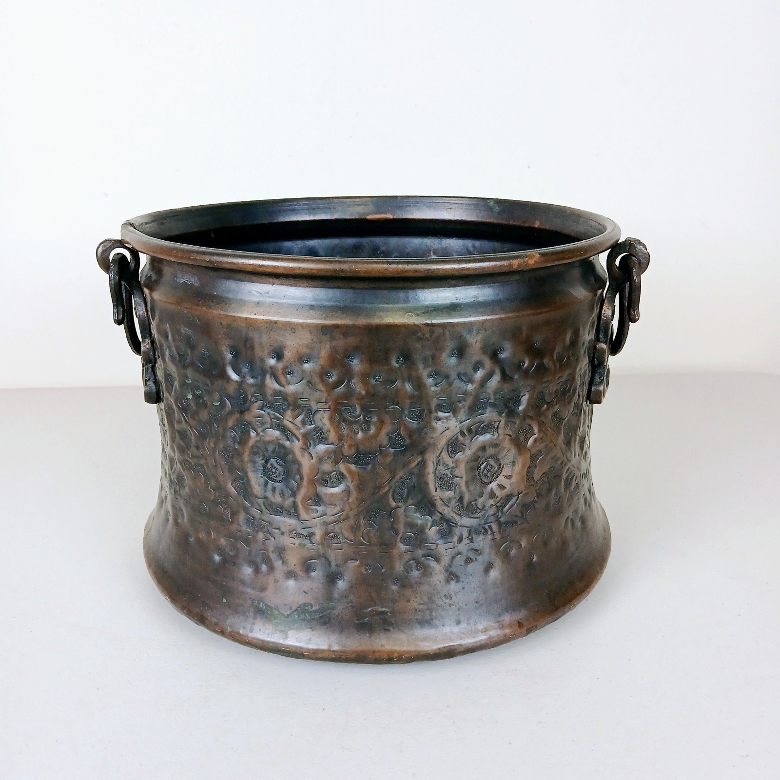 VTG Large Hammered Copper Planter Pot Intricate Floral Embossed Handmade Details