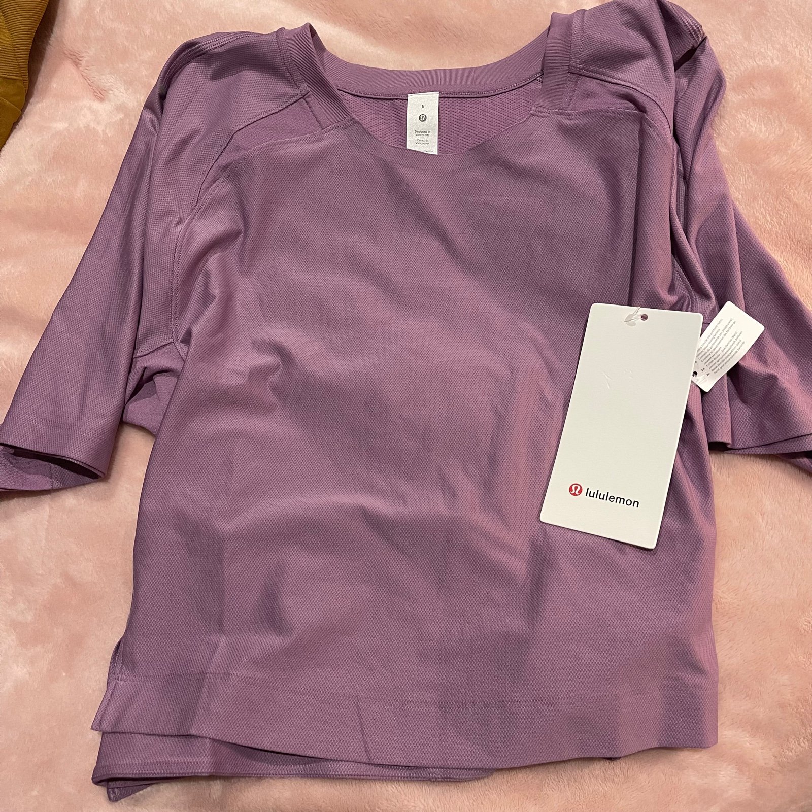 Lululemon NWT Mesh Back Cropped Train Tee Sz 8
