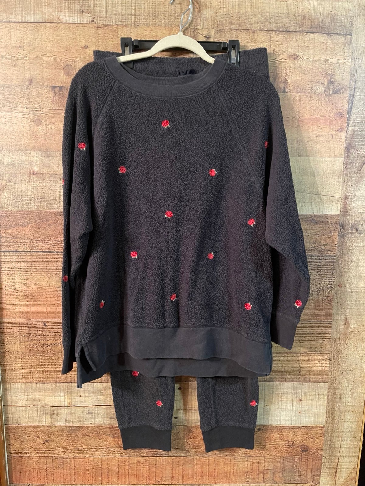 Victoria's Secret PINK embroidered rose jogging set