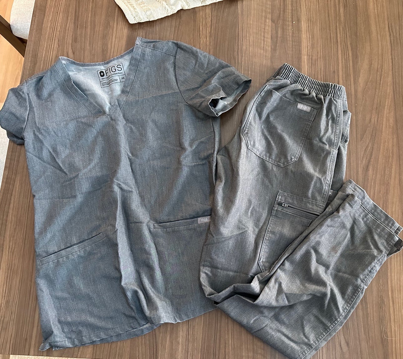 Figs scrubs set