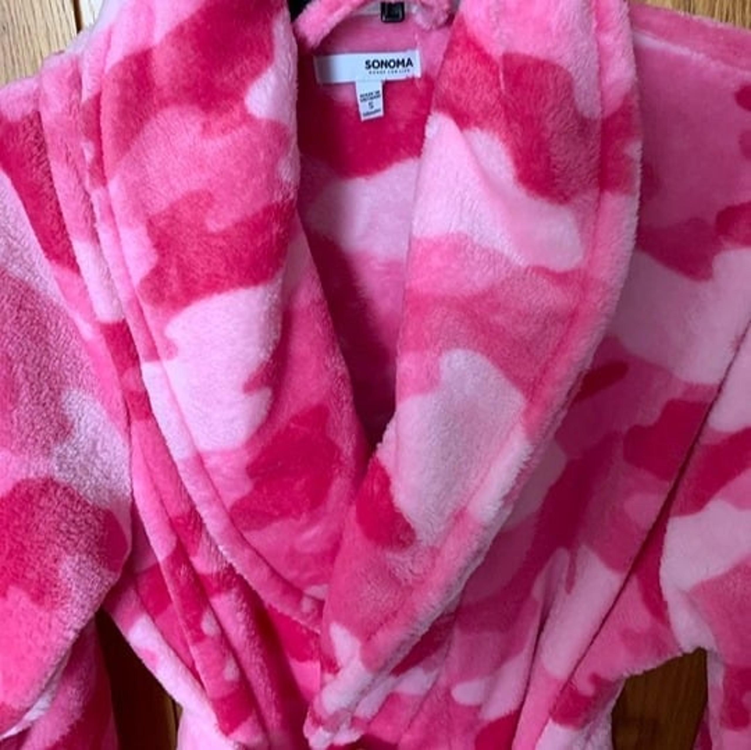 New Sonoma Valentine Pink Ultrasoft Short Bath Robe Pockets Belt Women’s Size S