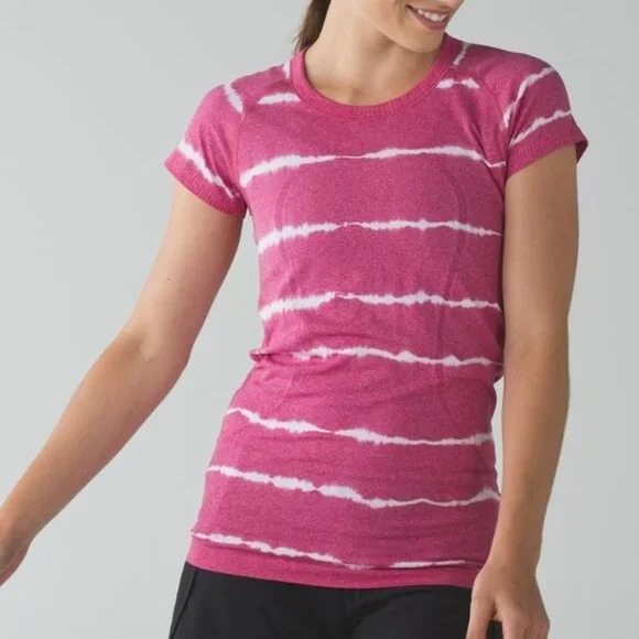 Lululemon Swiftly Tech Short Sleeve Crew Cranberry