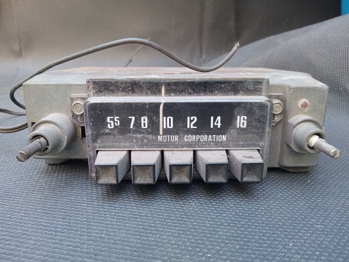 MGB Motorola British Motor Corporation AM Car Radio Sold as is, for Restoration