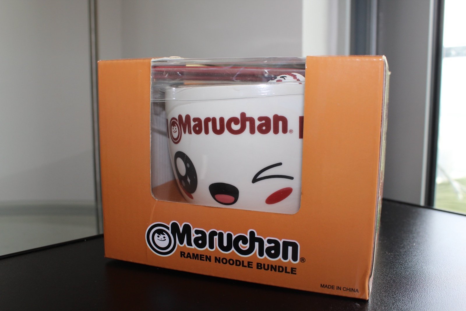 Maruchan Ramen Noodle Bowl Bundle Spoon Chopsticks & Chopstick Holder Winky Face