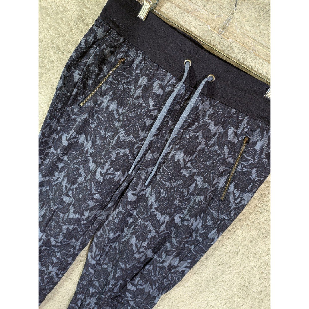 Athleta Trekkie North Jogger women's 12 - Like New - floral Ethereal Bloom