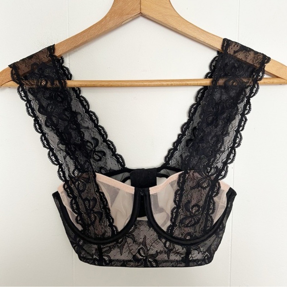 Victoria's Secret Very Sexy Balconet Bra Unlined Nude Mesh Black Lace Strap 32B