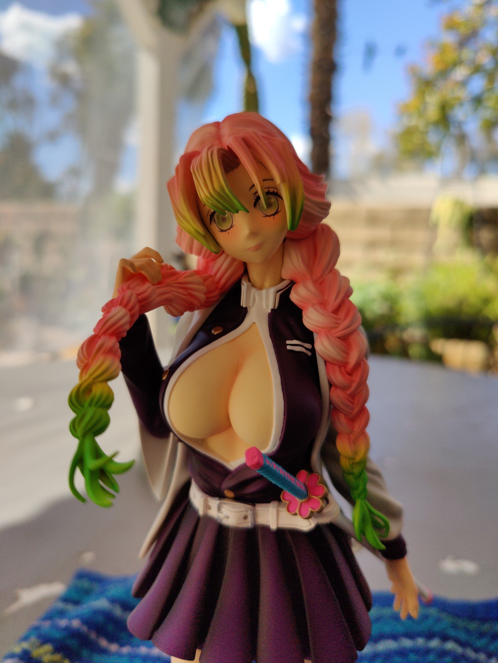 Demon Slayer Mitsuri Kanroji Statue