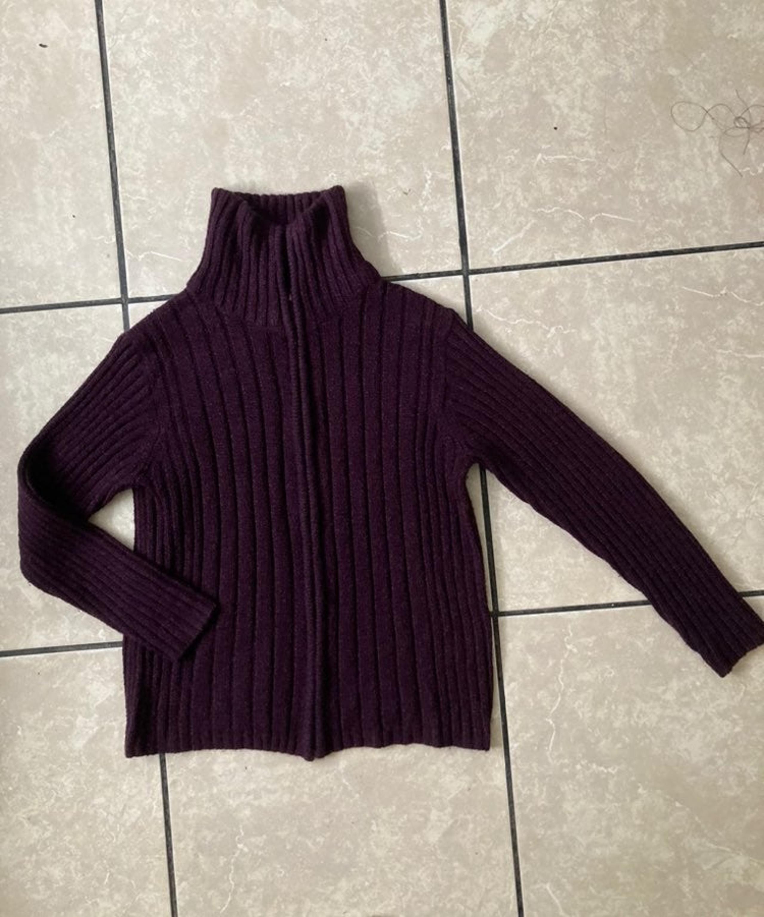 Carolyn Taylor Turtle neck Sweater M