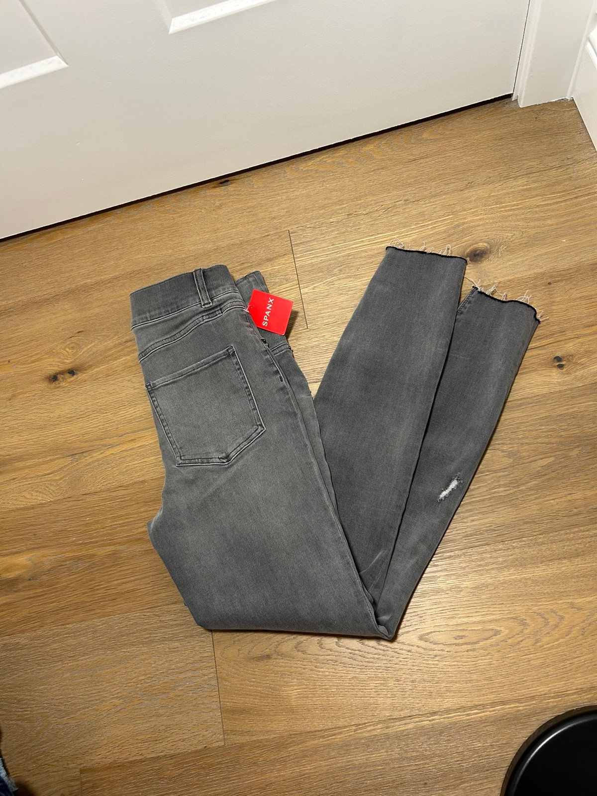 Small Spanx skinny jeans, small Spanx jeans