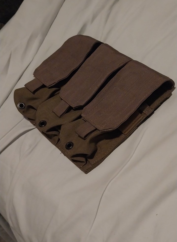 Eagle Industries M-4 Triple Magazine MOLLE Pouch (MP3-M4/2-MS-KH)
