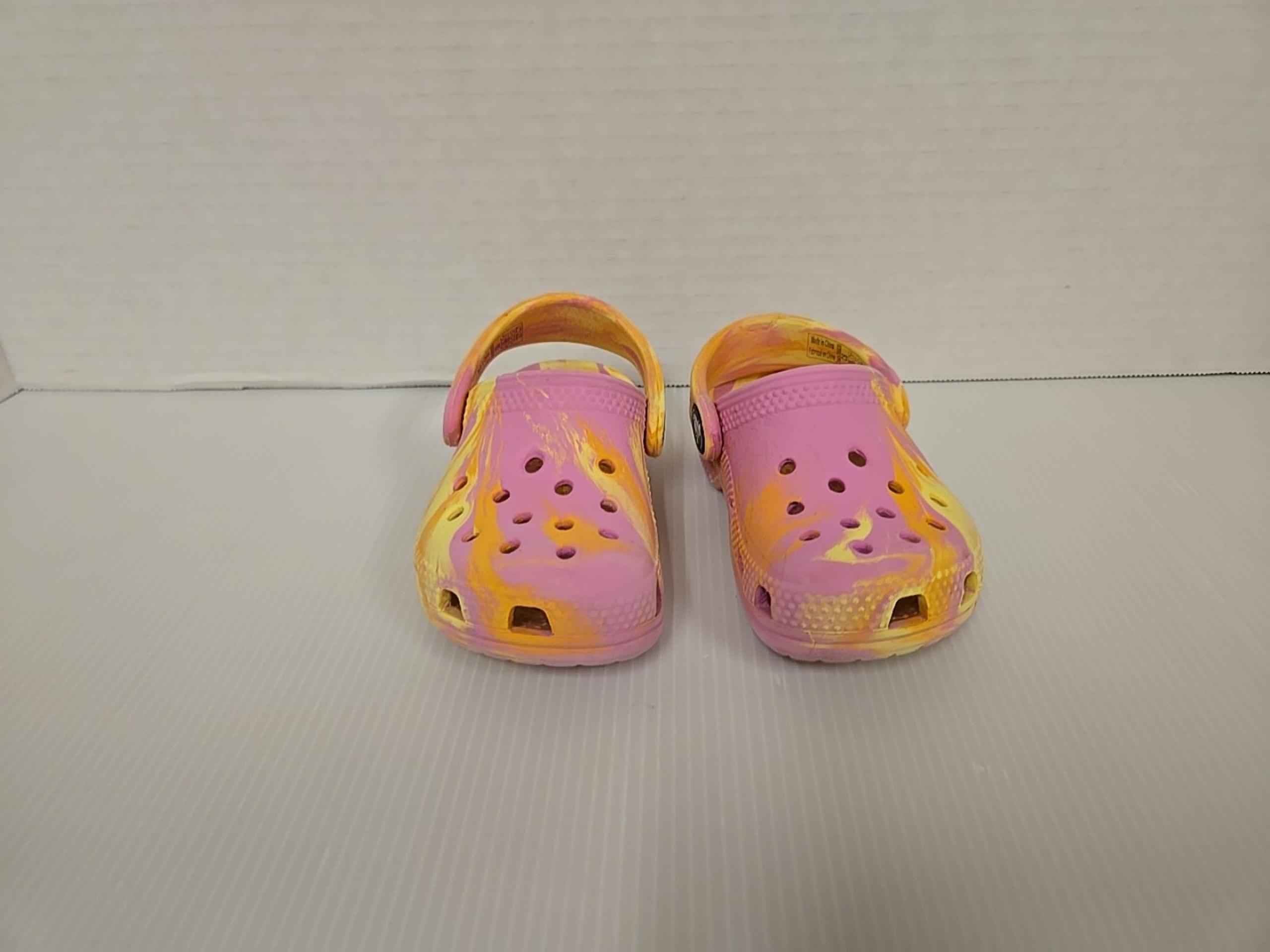Girls Crocs Size 6c  Pink And Yellow