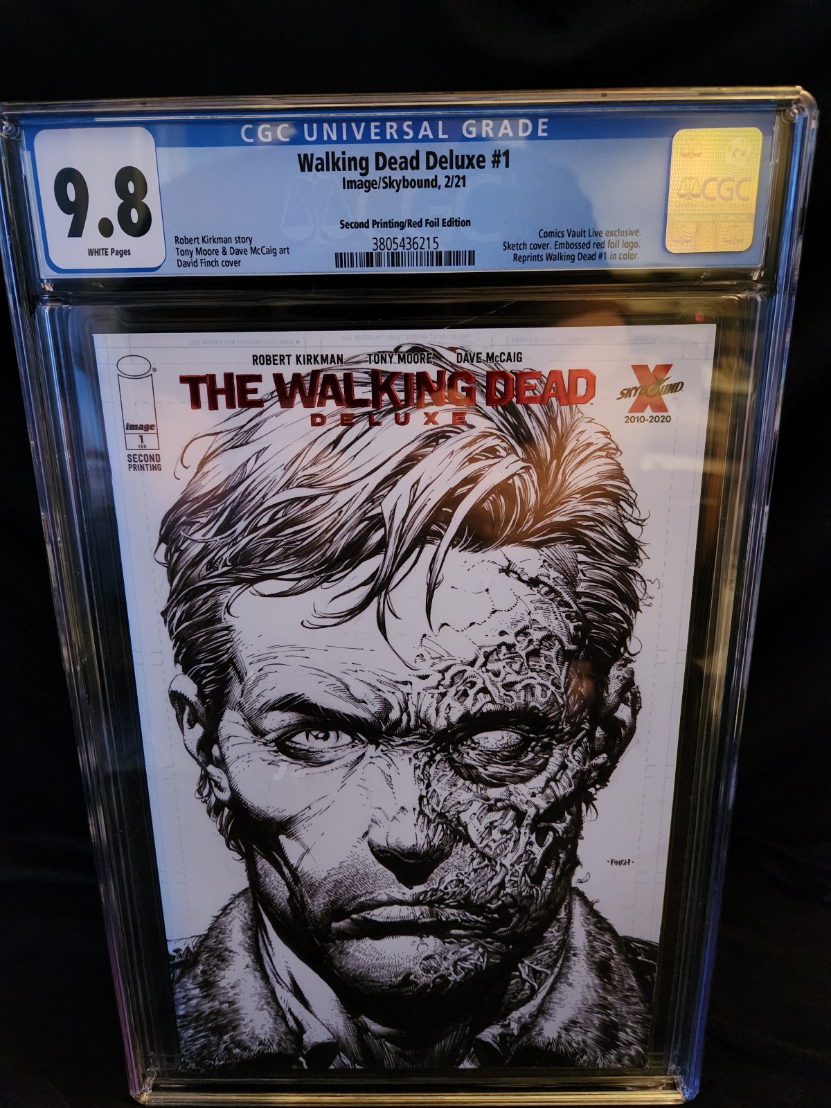 The Walking Dead Deluxe 1 CGC 9.8