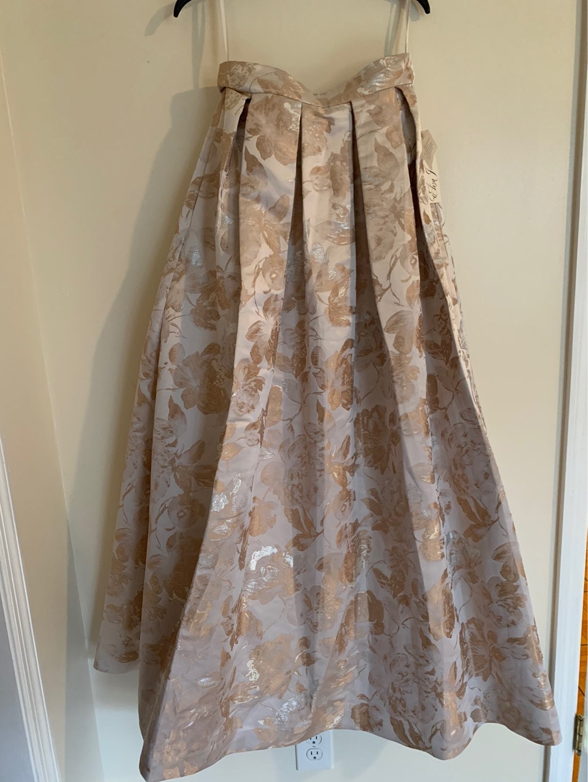 Eliza J Long Full Skirt in size 6