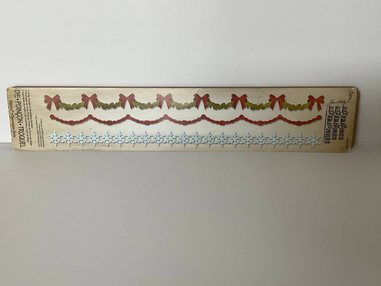 Tim Holtz Alterations Holly, Beaded & Snowflake Garland Strip Die, Sizzix 658760