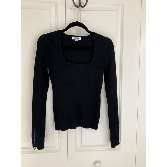 525 America Bloom Black ribbed Square neck Sweater zippers at Wrist size SMALL