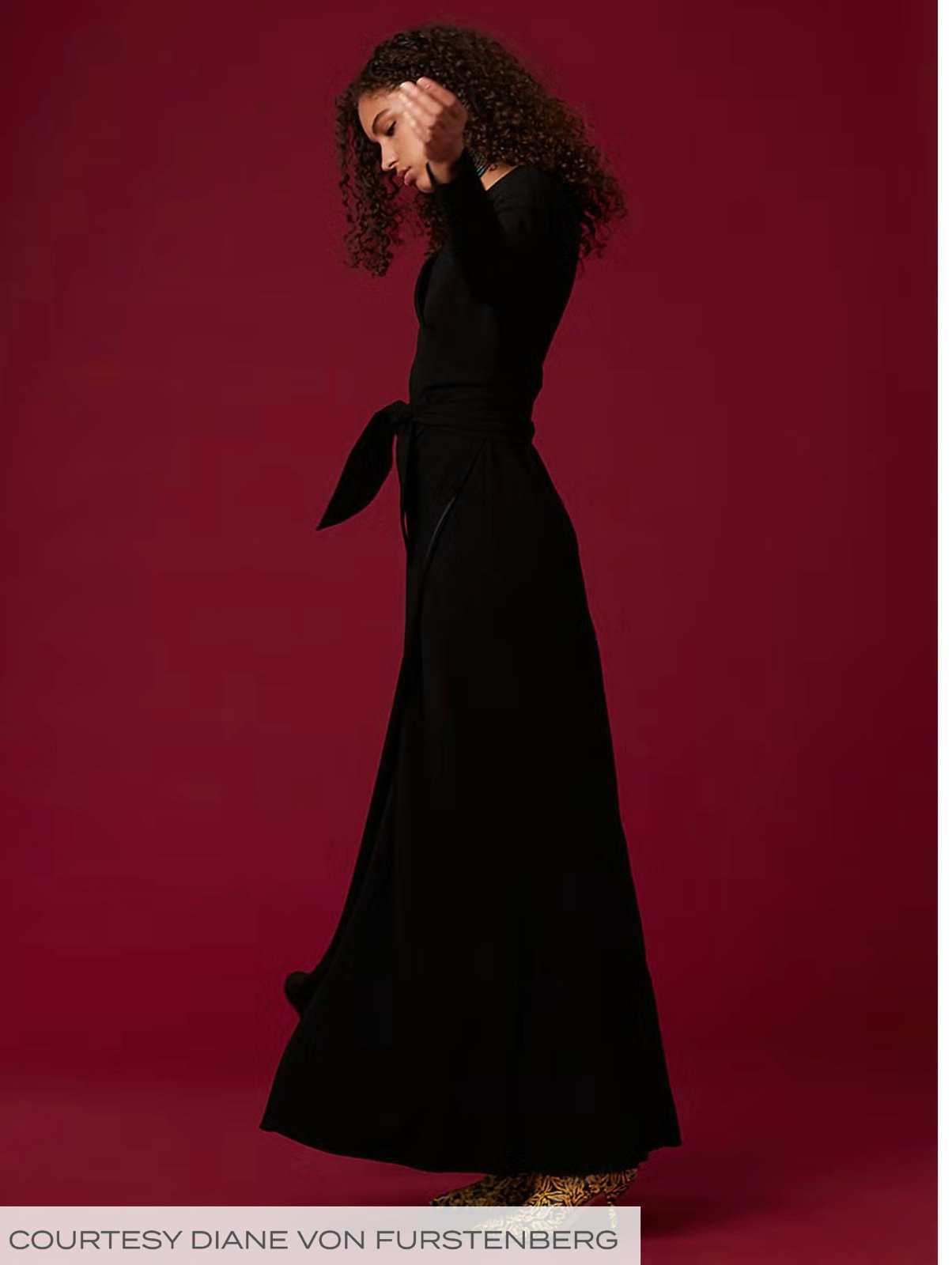 Diane Von Furstenberg NWT Draped Wrap Gown Size 0 Black 698 Long Sleeve
