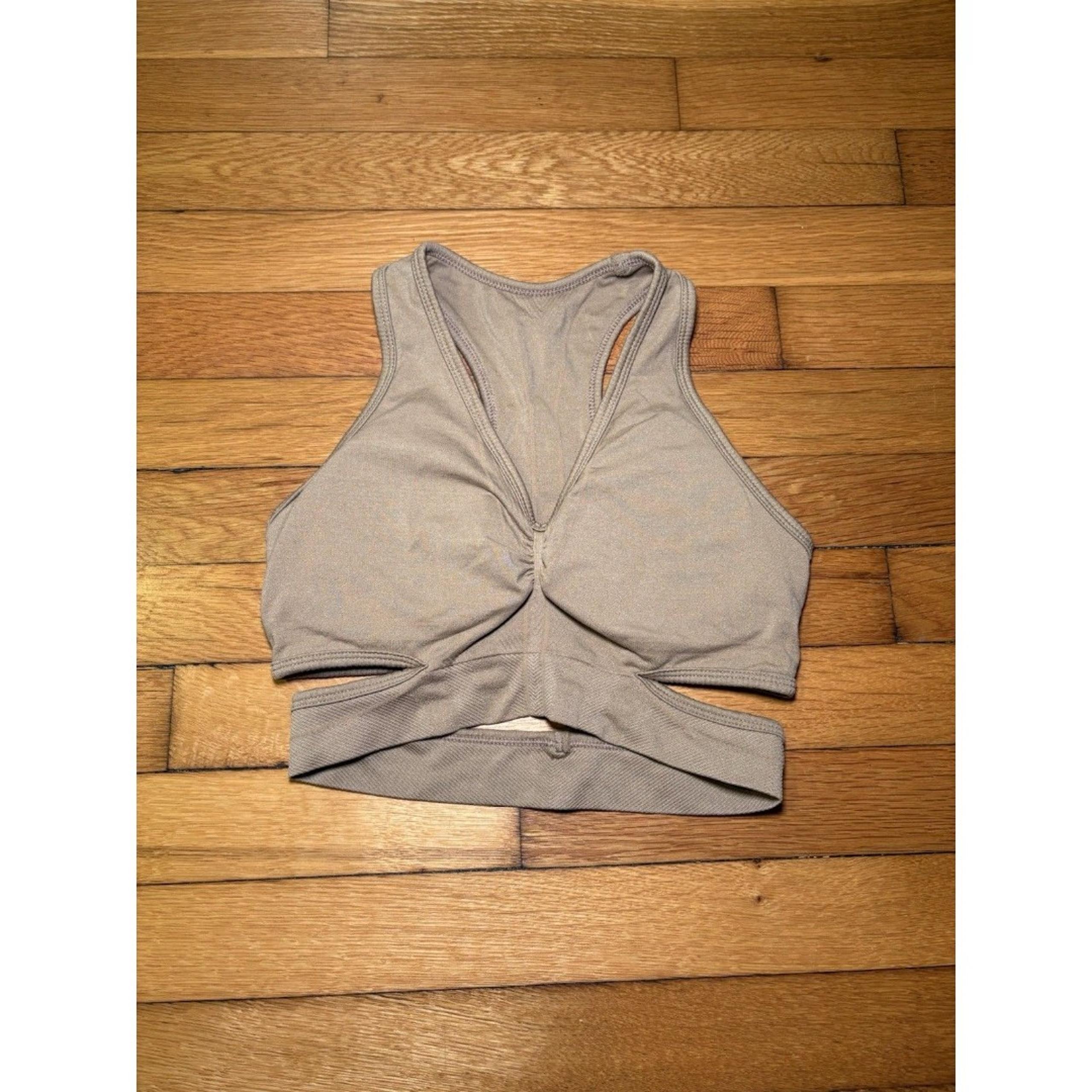 Alphalete Size S Criss Cross Back Sports Bra Beige