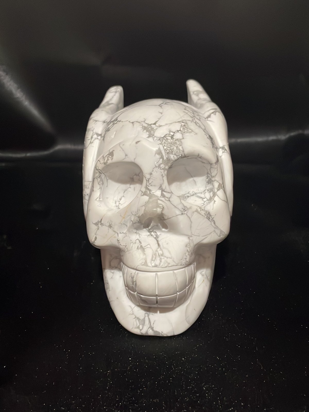 Howlite Winged Skull