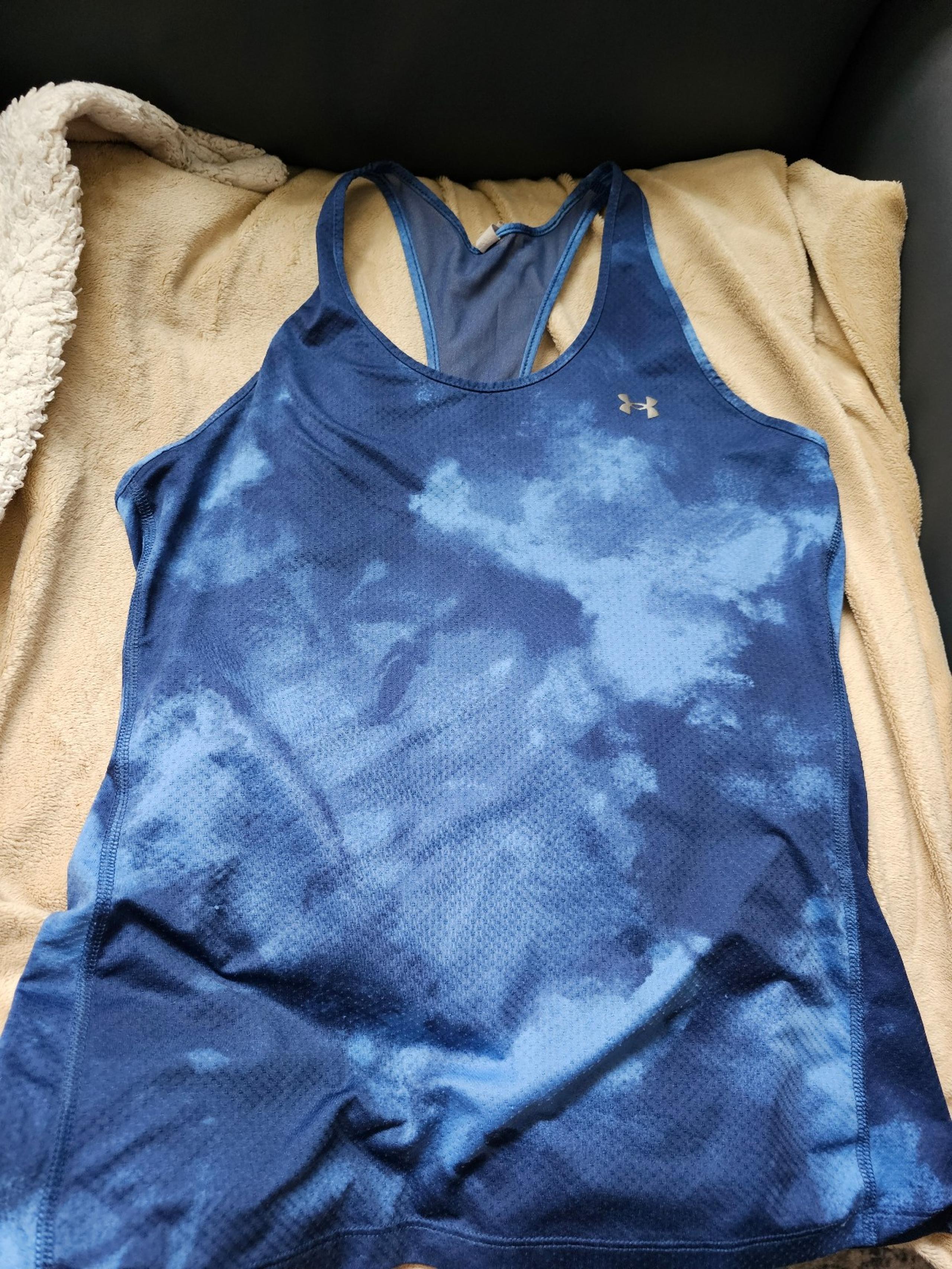 Women's Under Armour Racerback Athletic Tank Top. Size Medium.
