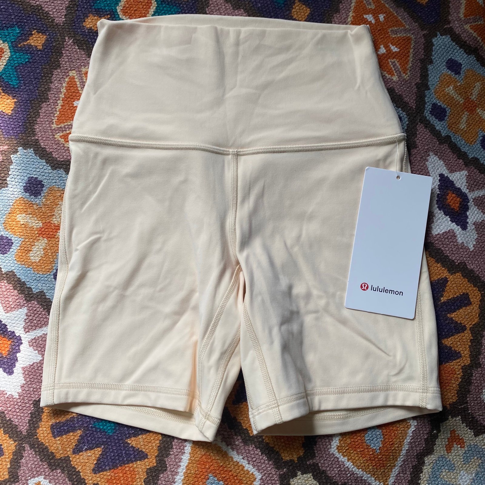 Lululemon SIZE 4 High Rise Align 6” shorts in Butter Cream Brand New Yellow