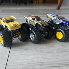 Hot Wheels monster jam trucks