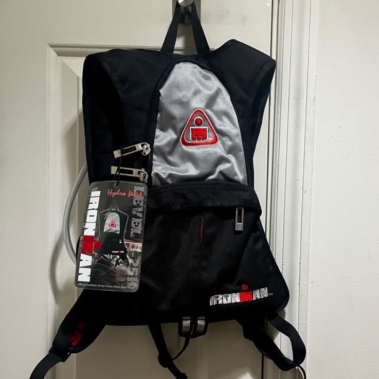 NWT Iron Man Hydro Peak 2L Bladder Backpack