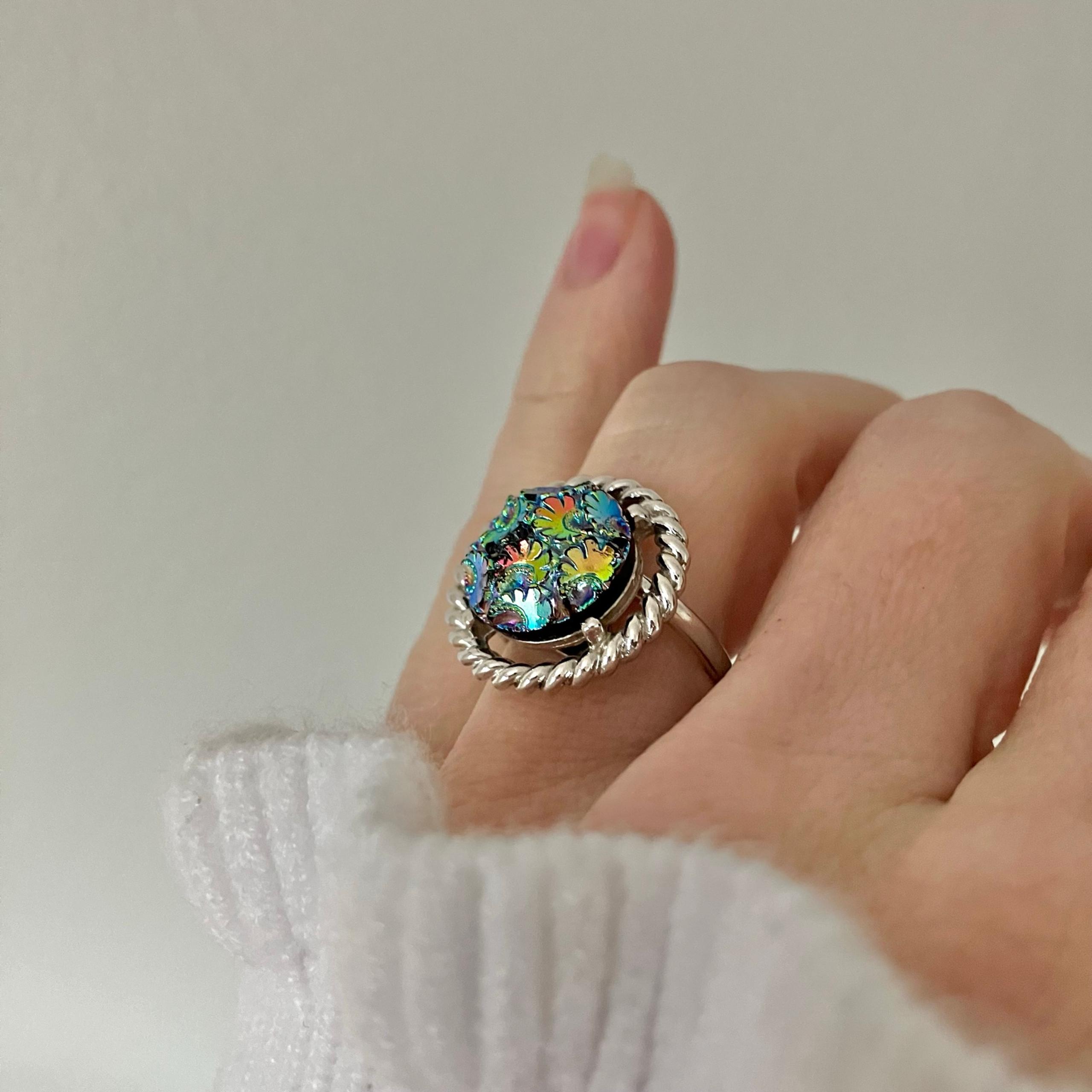 Sarah Coventry Northern Lights Silver Ring Twisted Metal Rainbow Floral Aurora J