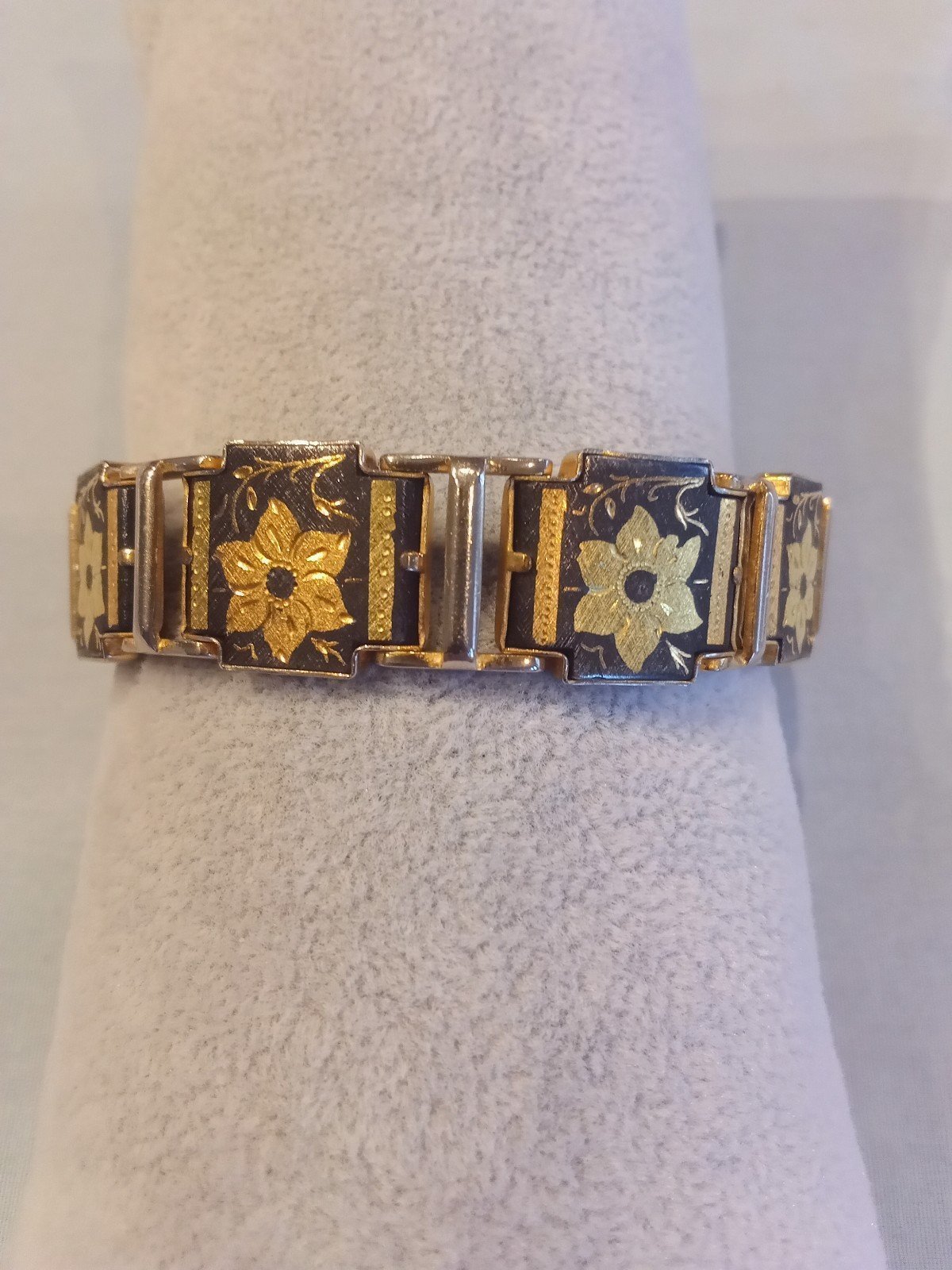 Vintage Toledo Spain Floral Damascene Safety Chain Bracelet.