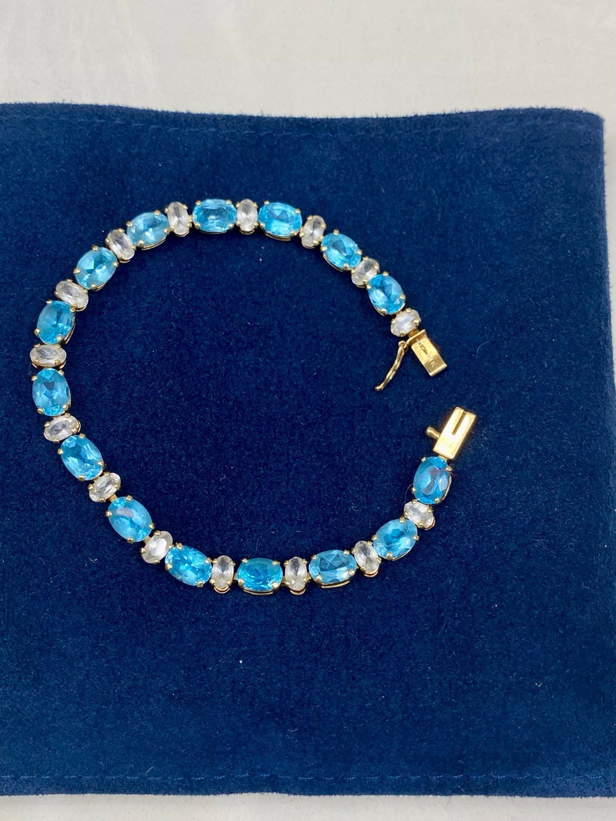 14Kt BLUE & WHITE TOPAZ BRACELET