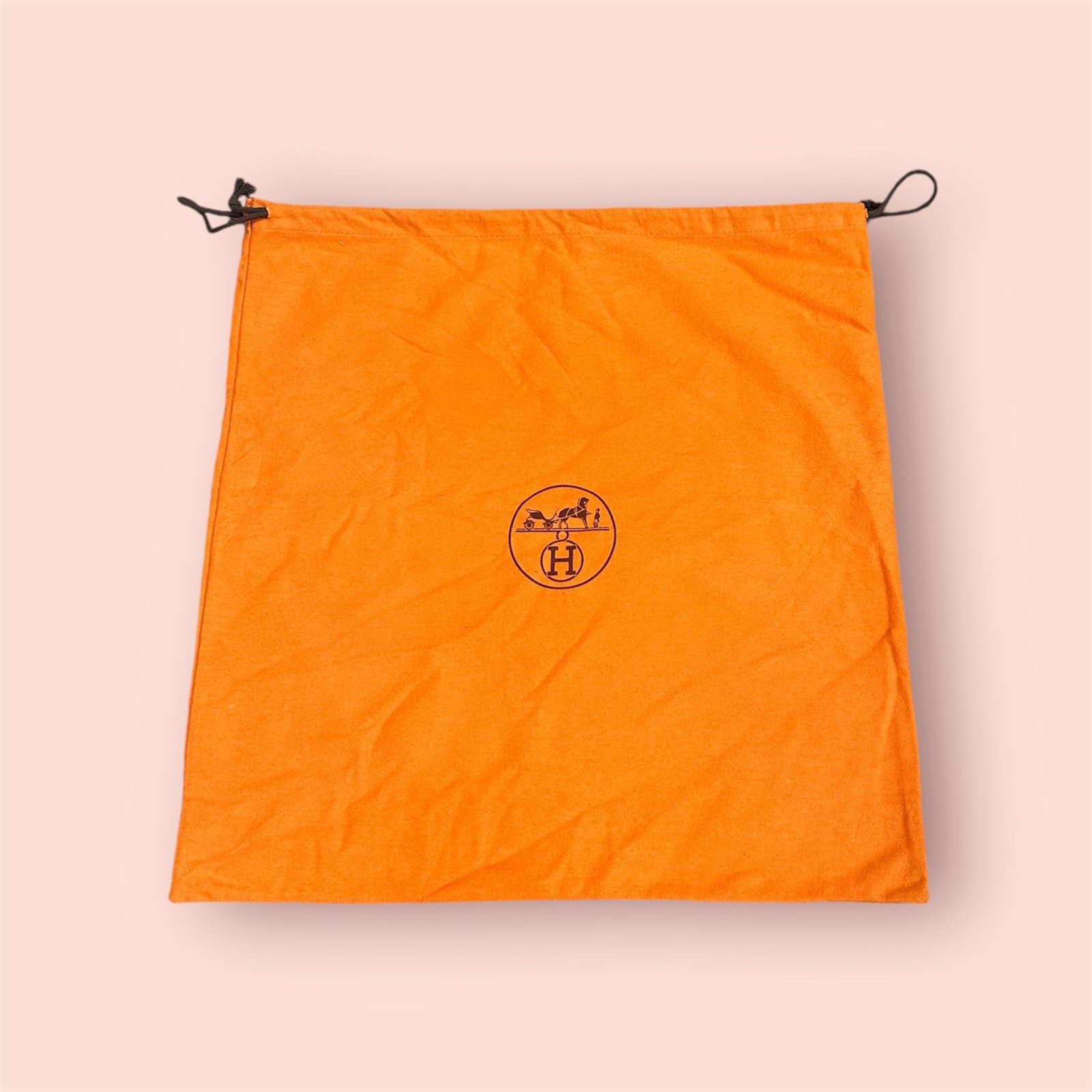 RARE HERMES ORANGE DUSTBG 17x17.5 DRAWSTRING IN BEAUTIFUL PRISTINE CONDITION